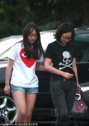 娱乐吃瓜酱戏精母女,一场母女间的戏精盛宴